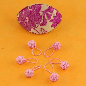 Anneaux marqueurs en forme de pelote de laine coloris rose avec étui de rangement fuschia et doré- HiyaHiya