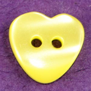Bouton en forme de coeur effet nacre 12 mm - Jaune