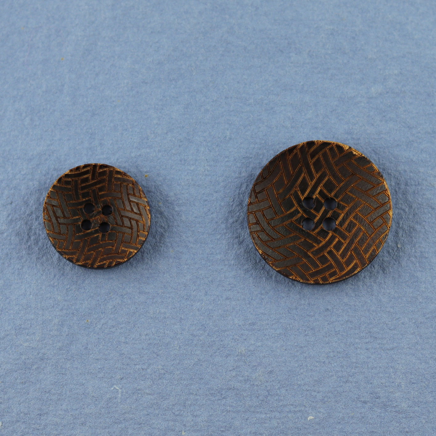 Bouton rond motif cannelures