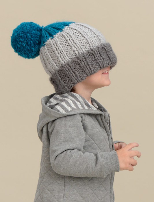 Bonnet à pompon 145-15 catalogue tricot les Enfants Intemporel Plassard