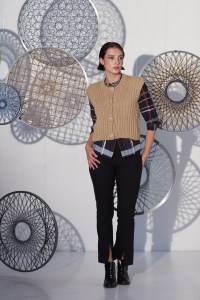 81/33 Modèle Gilet sans manches Reina Sofia en Adriafil Globe Uni
