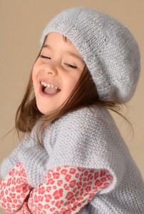 Kit à tricoter Plassard Enfant Pull poncho et béret en Mélodie et Pluie d'étoiles