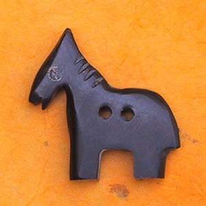 Bouton en corne en forme de poney