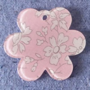 Pendentif Liberty Capel Fleur 39 mm - Rose clair