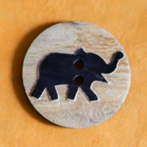 Bouton rond en corne motif éléphant 50 mm