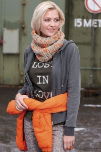 8596A Snood en deux variantes de couleurs