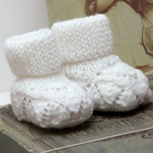 114/13 Chaussons au point d'arche en Plassard Layette Plus