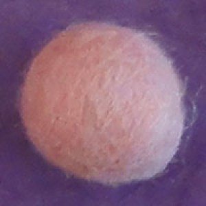 Boule en laine feutrée à la main - Vieux rose