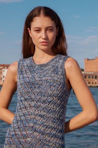 Kit à tricoter WoolAddicts La Serenissima Robe en Footprints