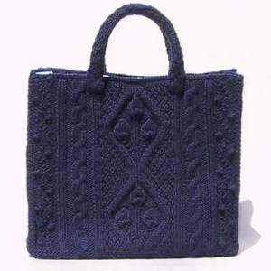 Kit à tricoter Jeu de mailles Sac Irlandais en laine Coloris : Marine