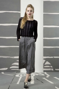 231-55 Pull en Lang Yarns Stellina