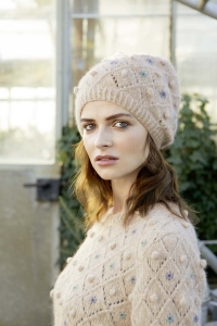 235-19-1 Modèle Bonnet en Lang Yarns Malou Light et Mohair Luxe