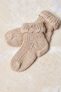 2583-22 Modèle Fjella Chausettes en Lang Yarns Baby Cotton Naturally Colored