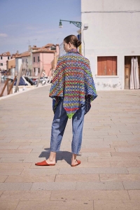 2591-005 Modèle Domenica Châle au crochet en Lang Yarns Eternity