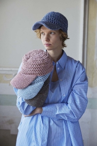 2592-007 Modèle Bea Bonnet au crochet en Lang Yarns Baby Cotton et Paillettes