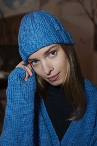 275-39 Modèle Winter'S Tale Bonnet en Wool Addicts by Lang Yarns Honesty