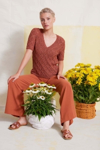 284-57 Modèle Jolka Pull manches courtes en Lang Yarns Vaya