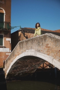 289-09 Modèle Simple Delight Pull en Topdown en Wool Addicts by Lang Yarns Glow