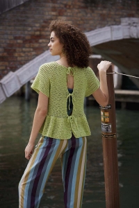 289-13 Modèle Celebration Gilet manches courtes en Topdown en Wool Addicts by Lang Yarns Whisper