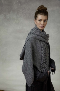 990-183 Modèle  Chale en Lang Yarns  Nova