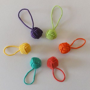 Anneaux marqueurs en forme de pelote de laine - Coloris assortis - HiyaHiya