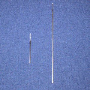 2 aiguilles pour trapunto et boutis