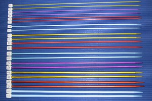 Aiguilles à tricoter 40 cm en aluminium en couleur
