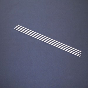 Jeu de 4 aiguilles 2 pointes 30 cm  en aluminium