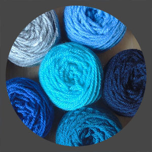 Petites pelotes de laine de 15 gr - Jeu de 6 pelotes - Série Bleu-Gris