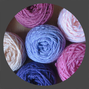 Petites pelotes de laine de 15 gr - Jeu de 6 pelotes - Série Rose-Violet