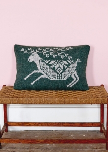 Modèle Randolph Reindeer Cushion Coussin en Rowan Felted Tweed Aran